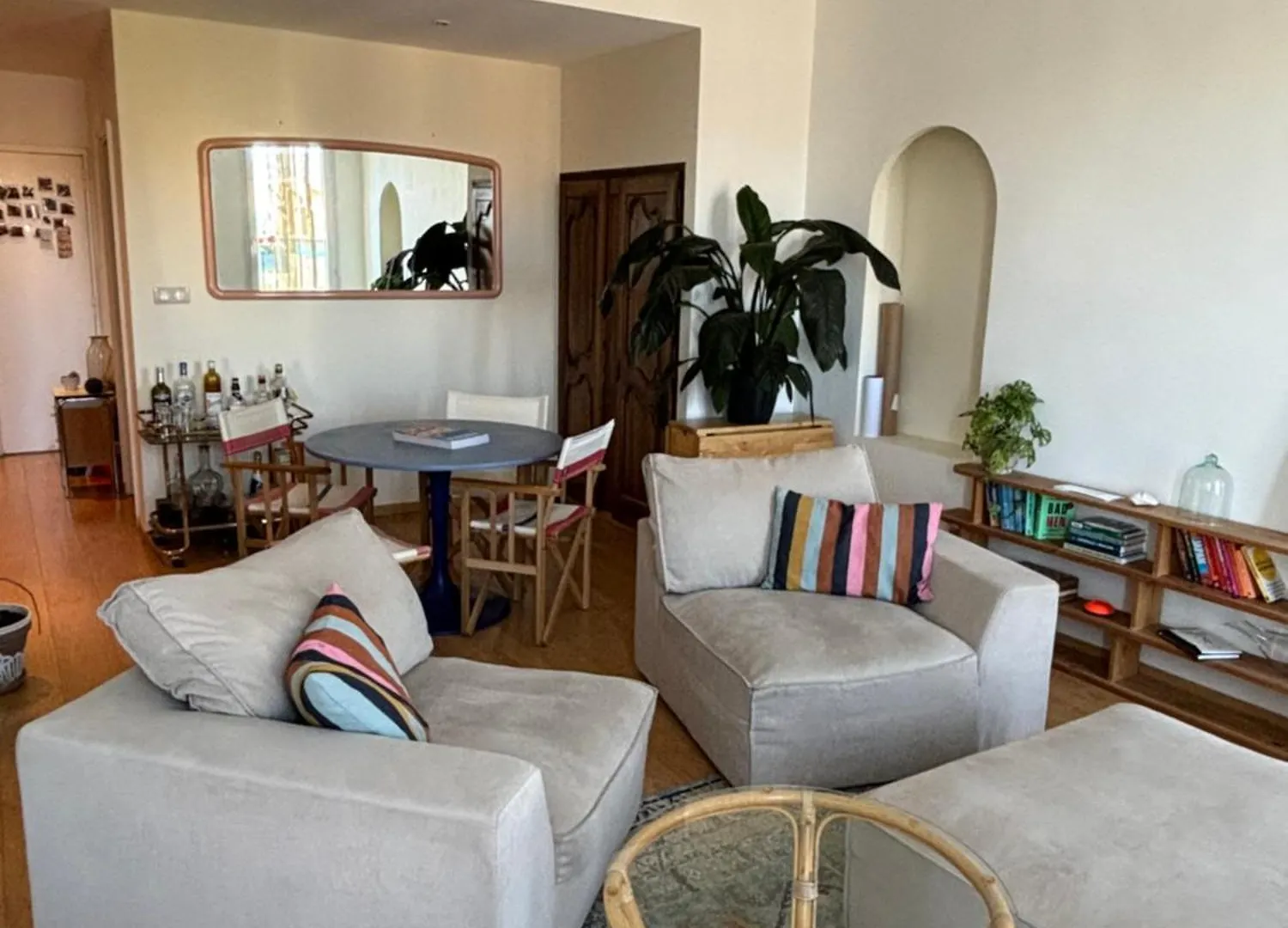 Room In Apartment In Palais Longchamp, Marseille contacts
